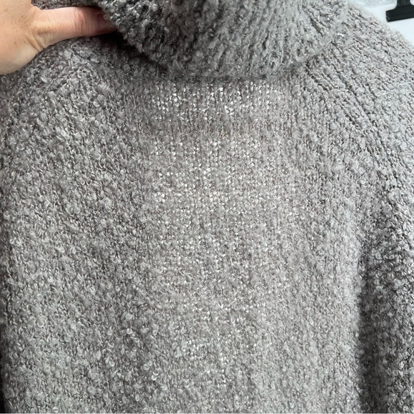 Anna Quan Turtleneck Open Back Wool Sweater - Picture 13 of 16